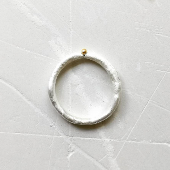 Silberring mit Goldperle